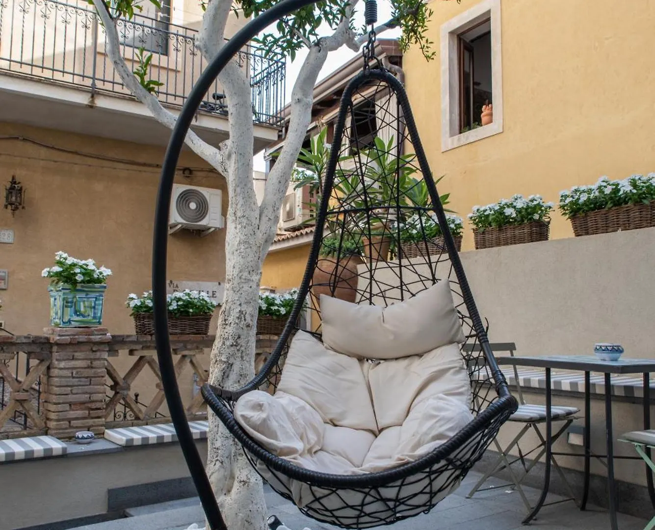 Villa D'Orville Luxury Suites Taormina Bed & Breakfast