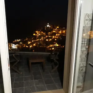 Apart-hotel Via Pezza 100, Ragusa