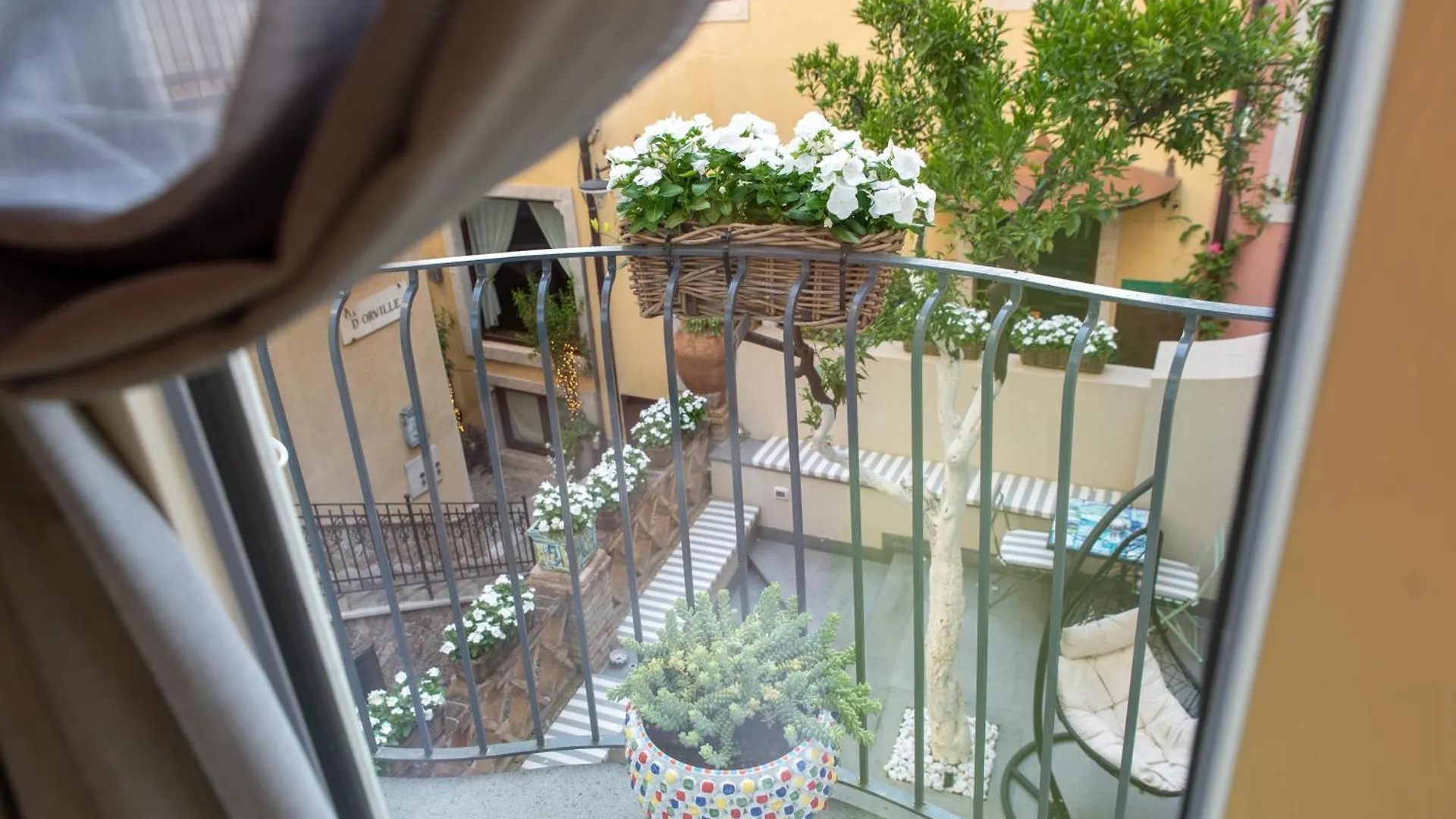 Villa D'Orville Luxury Suites Taormina Bed & Breakfast