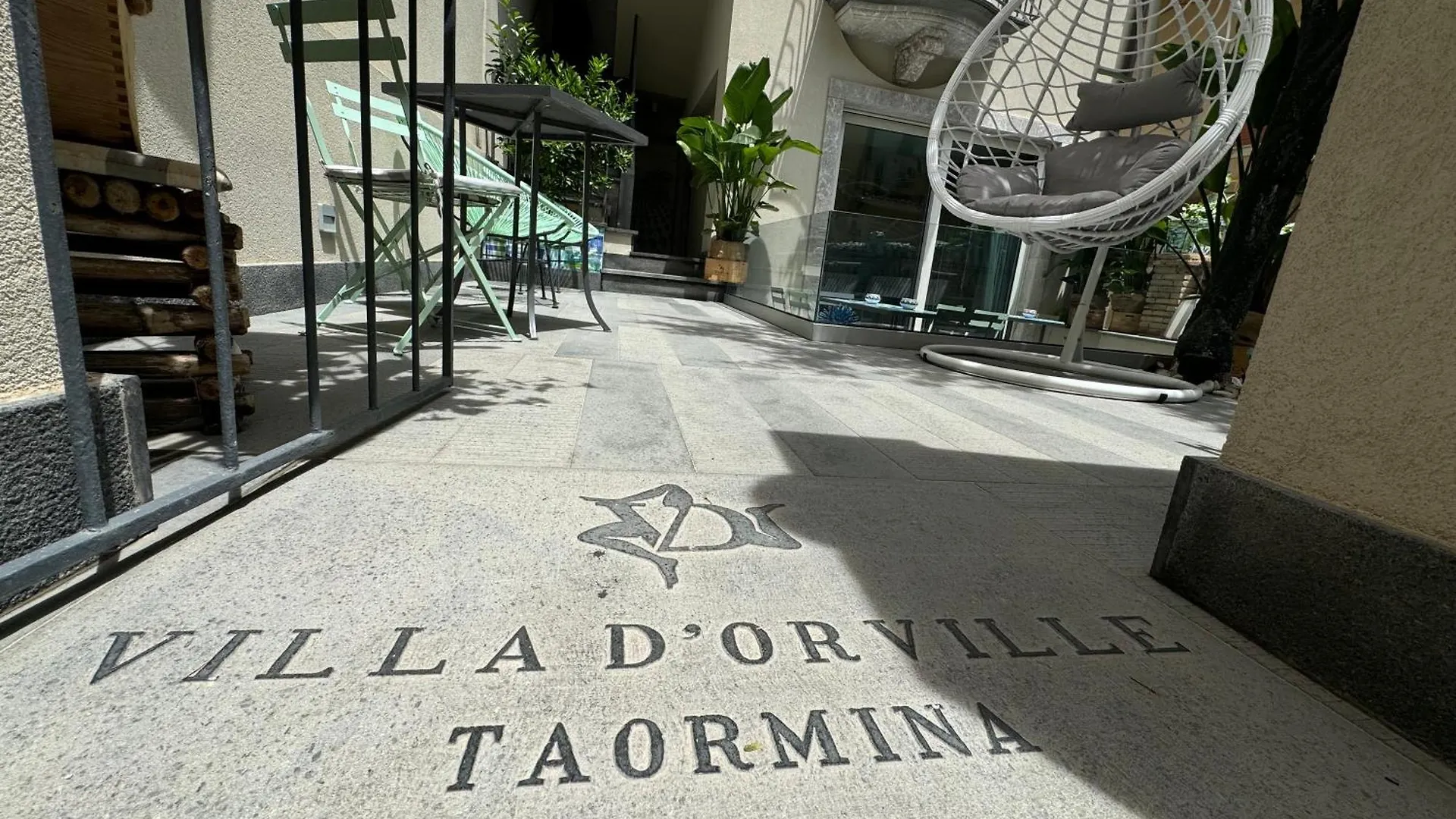 住宿加早餐酒店 Villa D'Orville Luxury Suites 陶尔米纳